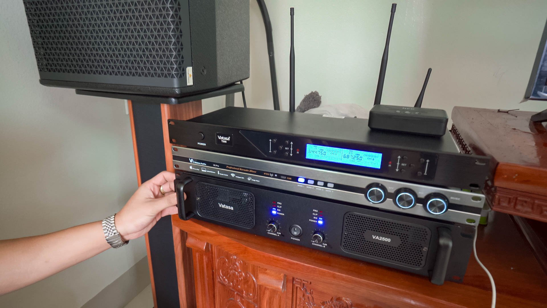 Khách hàng Trung Nghĩa đánh giá về sản phẩm Dàn Karaoke CAVS TT274: (CAVS C12, Vatasa T500, Vatasa KX300, Vatasa VA-2600, Nex 12)